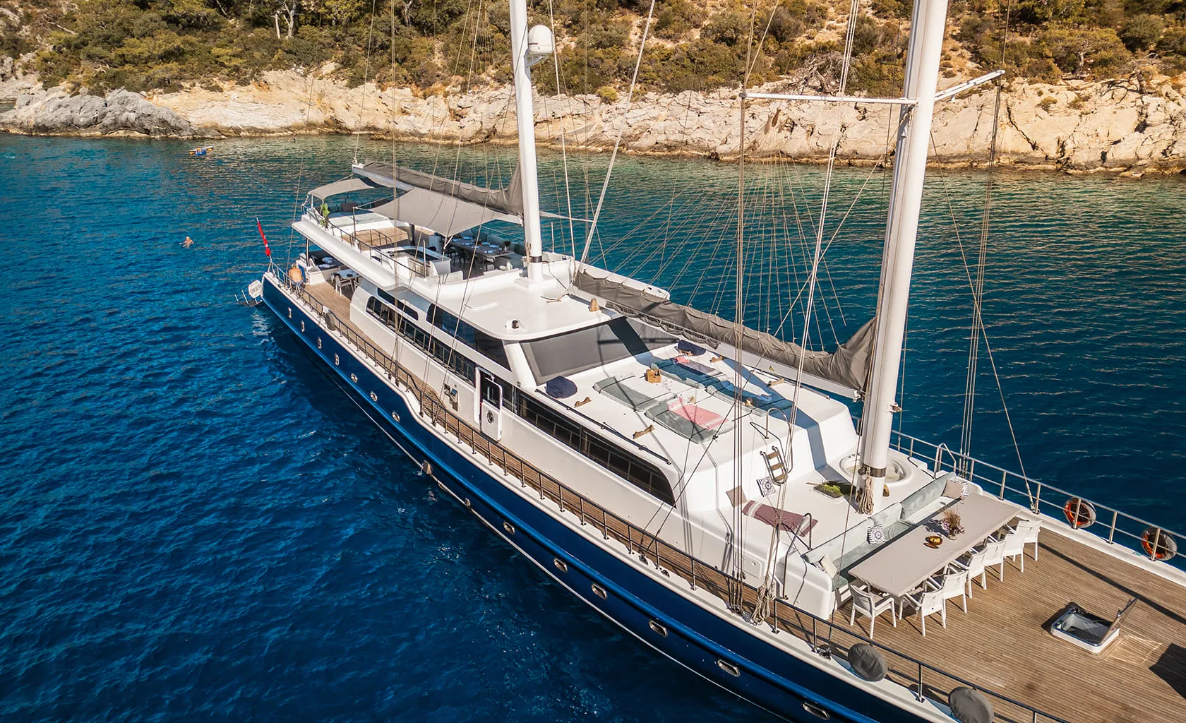 ESMA SULTAN Anchored