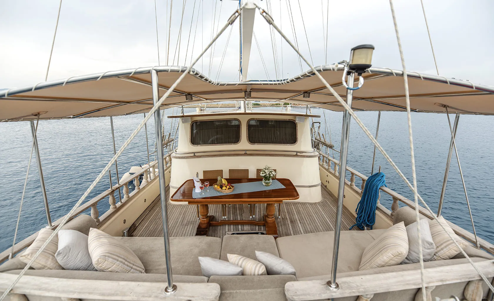 FARALYA Aft deck