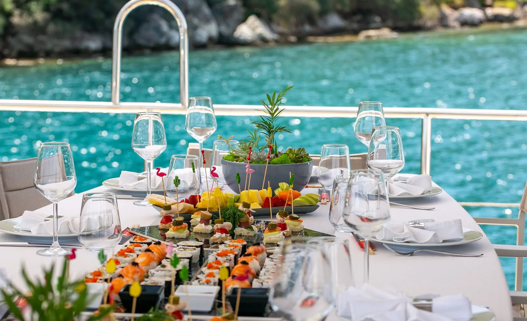 GOOD LIFE Table decoration