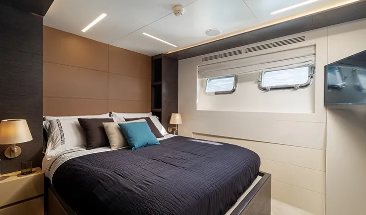 55 FIFTYFIVE Double cabin