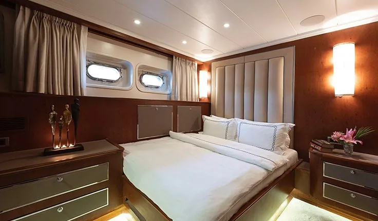 ADAMARIS Double cabin