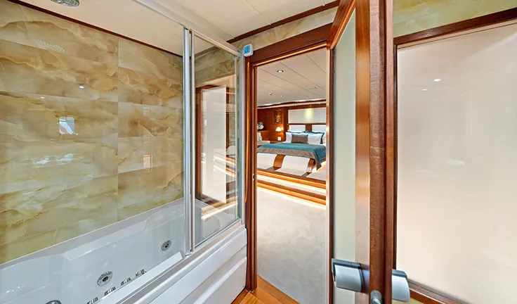 ALESSANDRO I Master suite bathroom