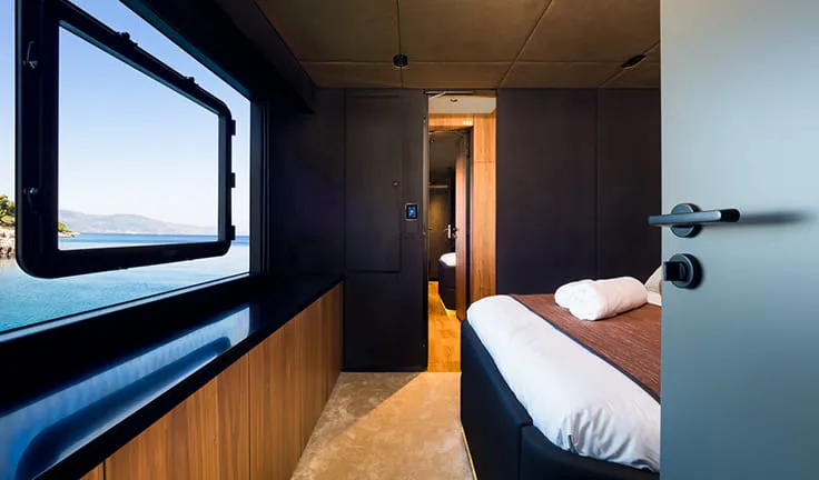 AMBER ONE Double cabin