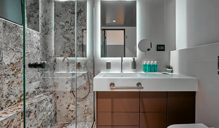 ANETTA Convertible cabin bathroom
