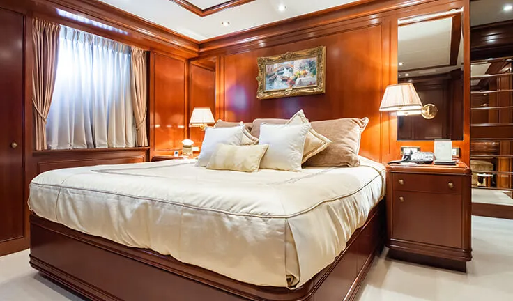 APOGEE Master cabin