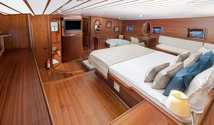 BEDIA SULTAN Master cabin