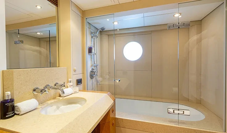 BENITA BLUE Bathroom