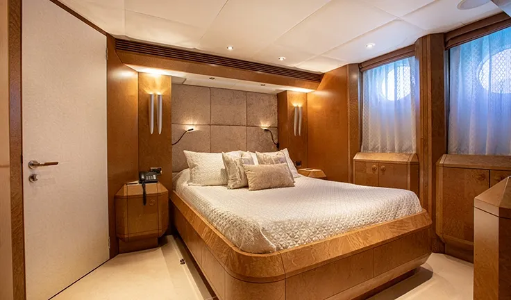 BENITA BLUE Double cabin