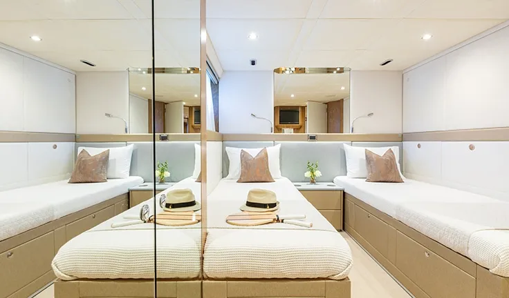 BENITA BLUE Twin cabin