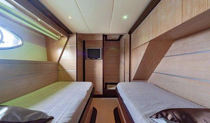 BLACK MAGIC Twin cabin