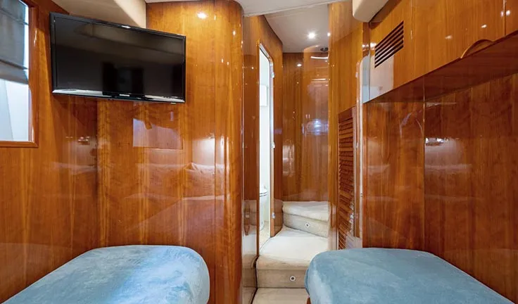 BLUE ICE Twin cabin