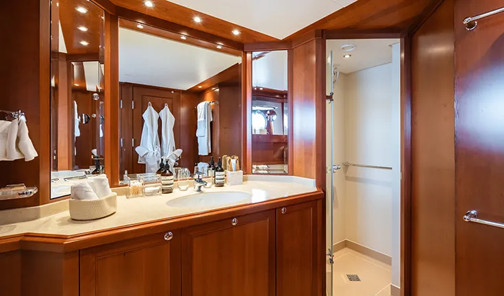 CORNELIA Bathroom