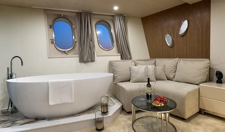 CRISTAL Master cabin