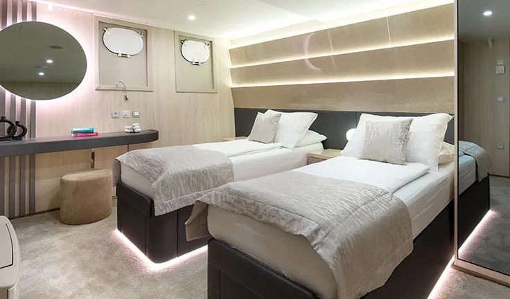 CRISTAL Twin cabin