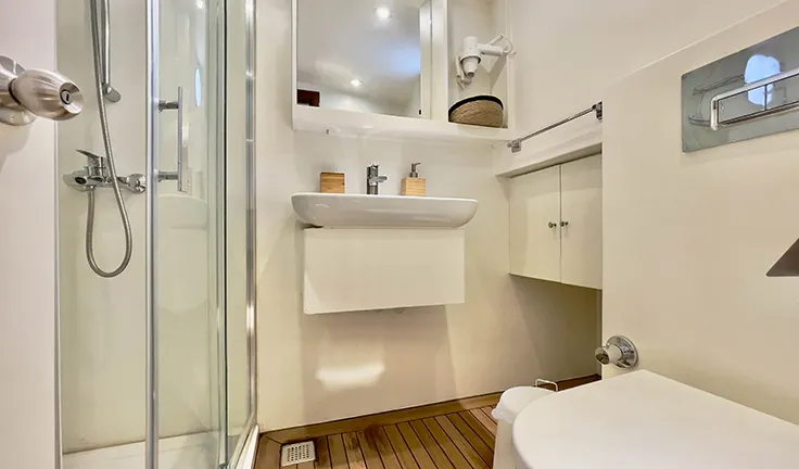 DERYA DENIZ Bathroom
