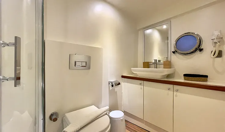 DERYA DENIZ Bathroom