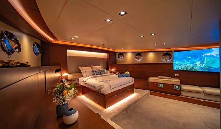 DOUBLE EAGLE Master cabin