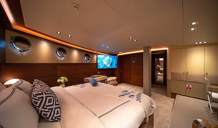 DOUBLE EAGLE Master cabin