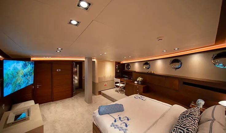 DOUBLE EAGLE Master cabin