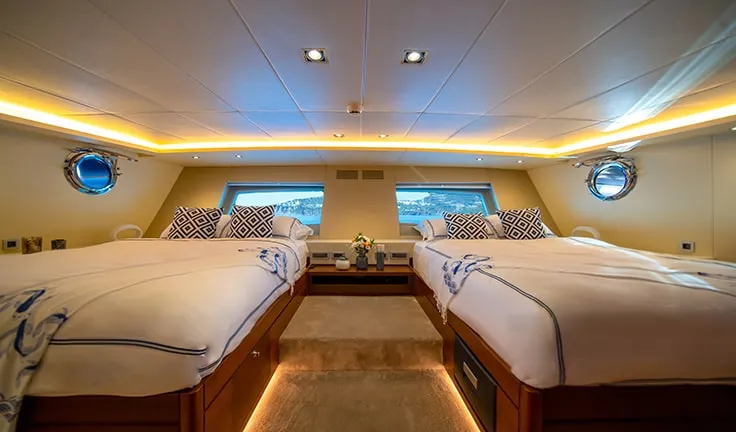 DOUBLE EAGLE Twin cabin
