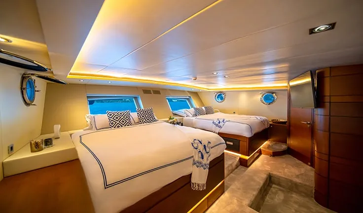 DOUBLE EAGLE Twin cabin