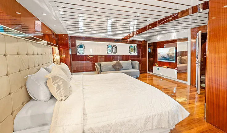ESMA SULTAN Master cabin