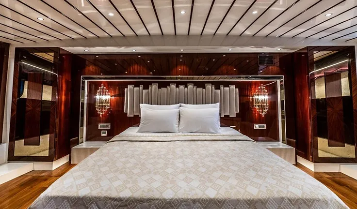 ESMA SULTAN Master cabin