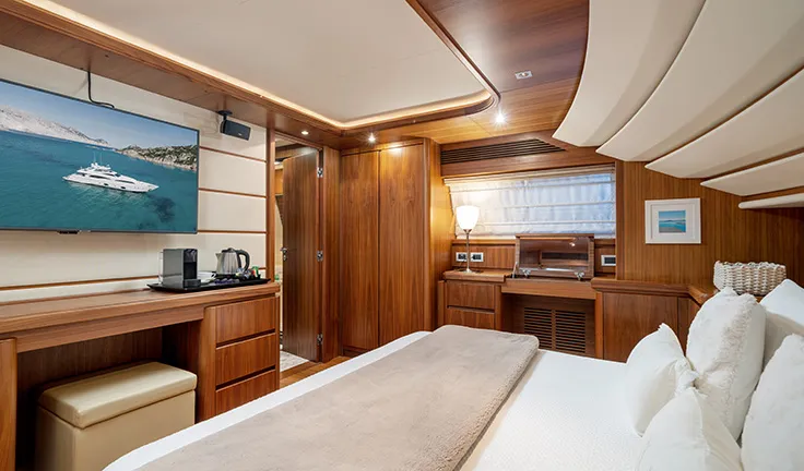 ETHNA Master cabin