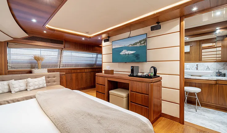 ETHNA Master cabin