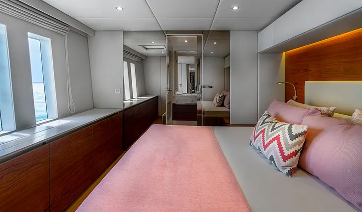 FANTASTIC TOO Master cabin