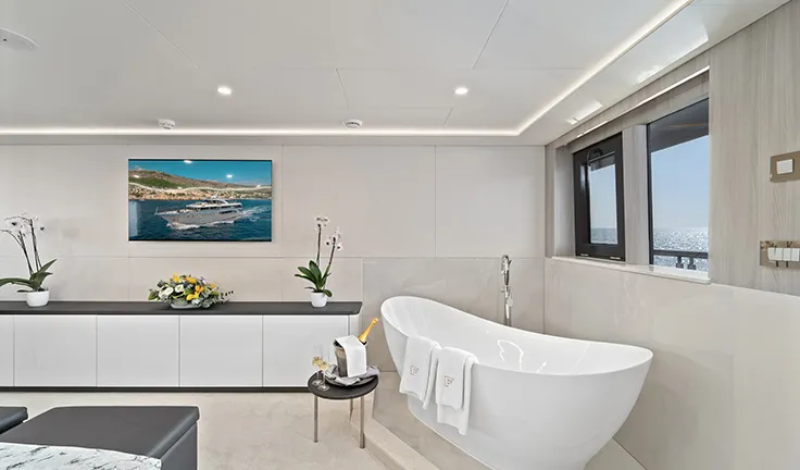 FREEDOM Master cabin