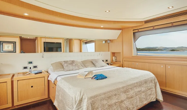 FRIENDS BOAT Master cabin
