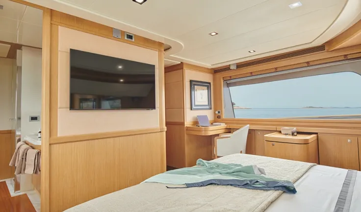 FRIENDS BOAT Master cabin