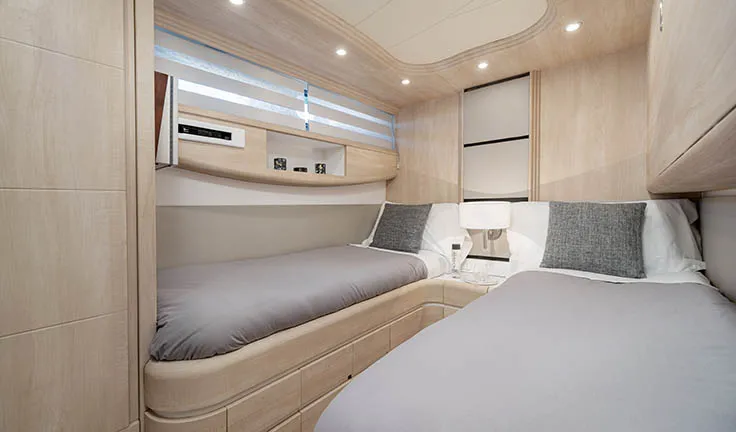 GEMINI 3 Twin cabin