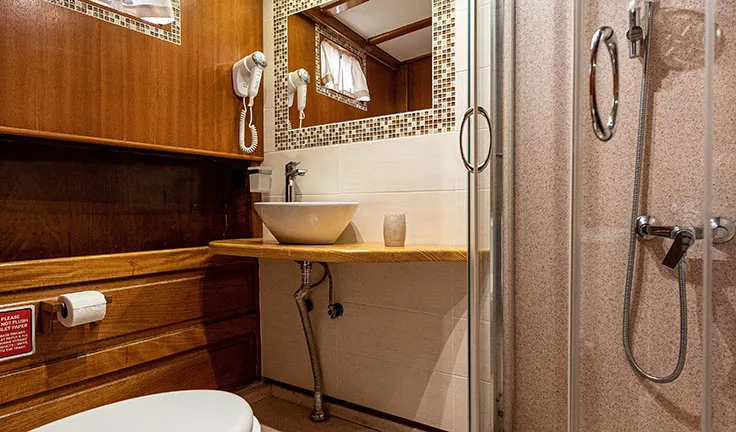 HANDE CAPO GALERA Bathroom