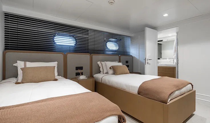 ILLUSION II Twin cabin