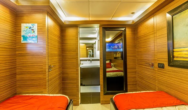 JAJARO Twin cabin