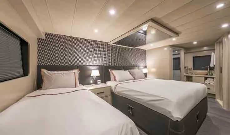 JUNIOR SIMAY Triple stateroom