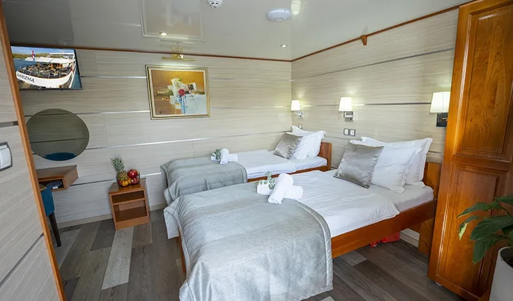 KARIZMA Triple cabin