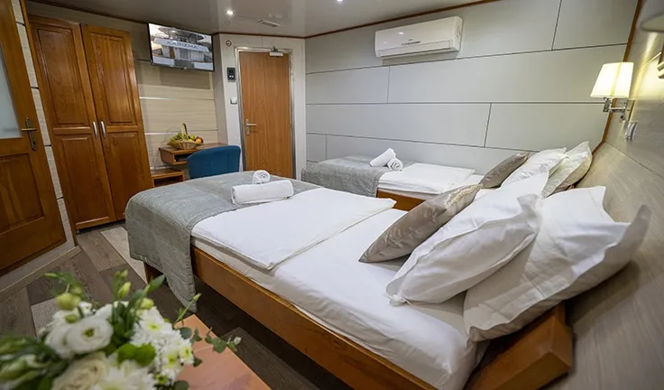 KARIZMA Twin cabin