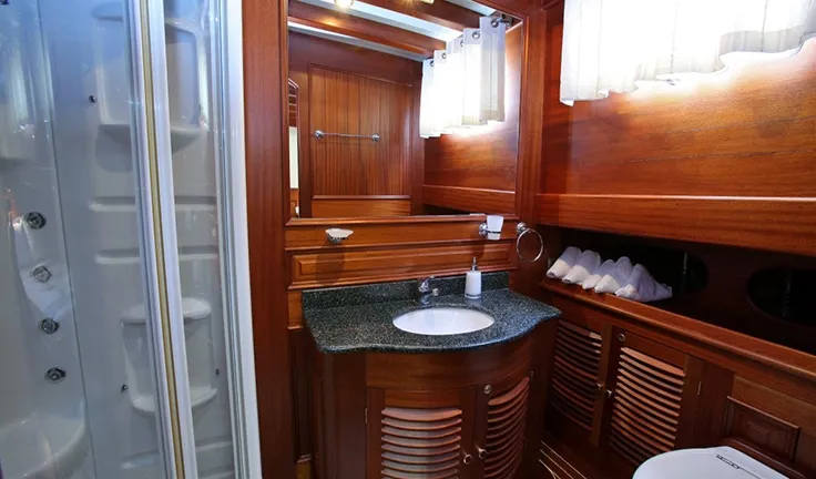 KAYA GUNERI 4 Bathroom