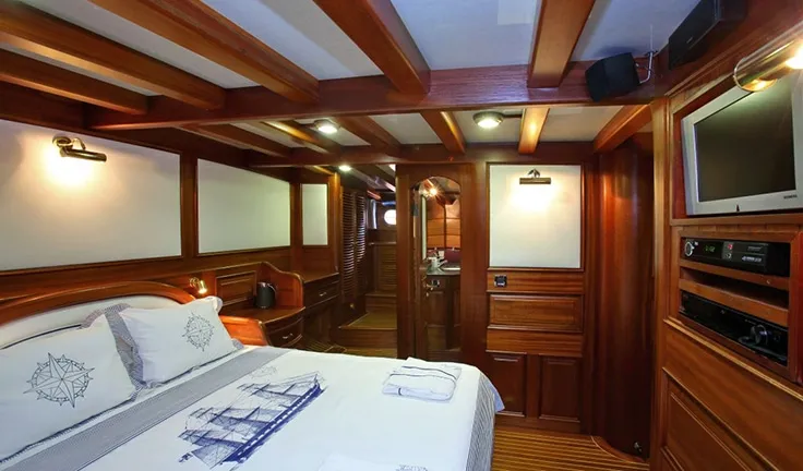 KAYA GUNERI 4 Master cabin
