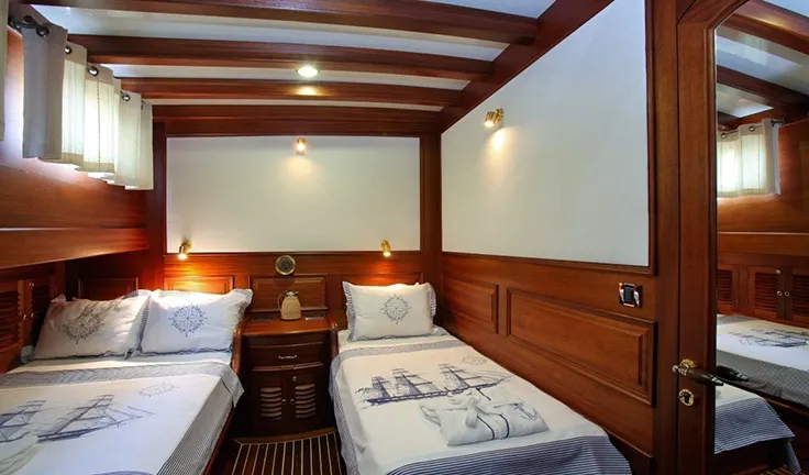 KAYA GUNERI 4 Twin cabin
