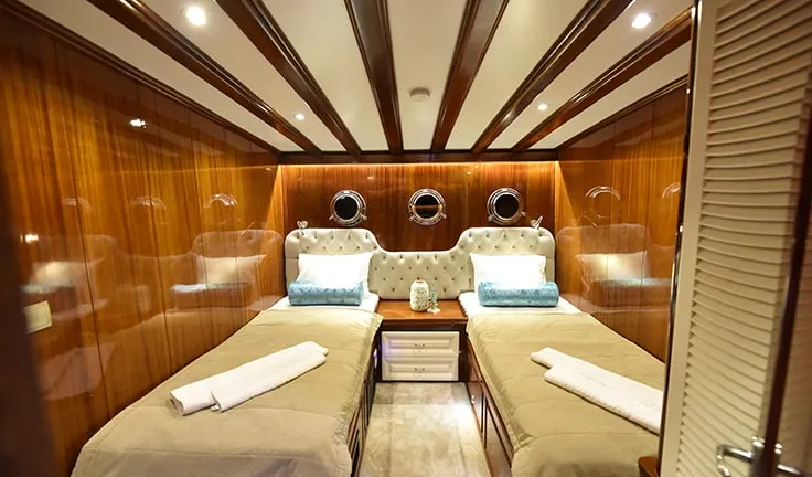 KAYHAN 11 Twin cabin
