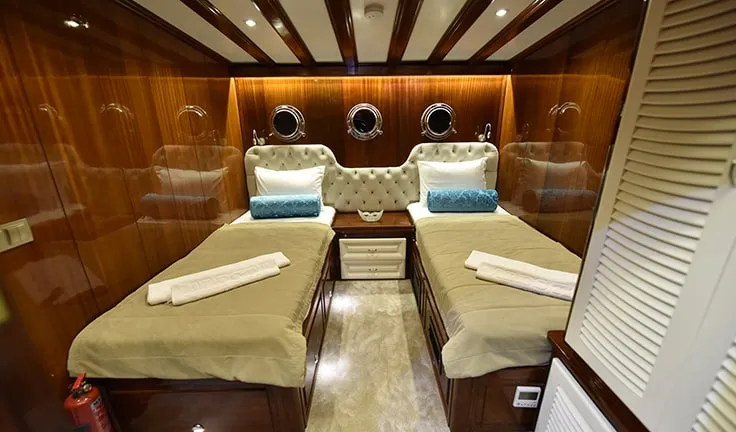 KAYHAN 11 Twin cabin