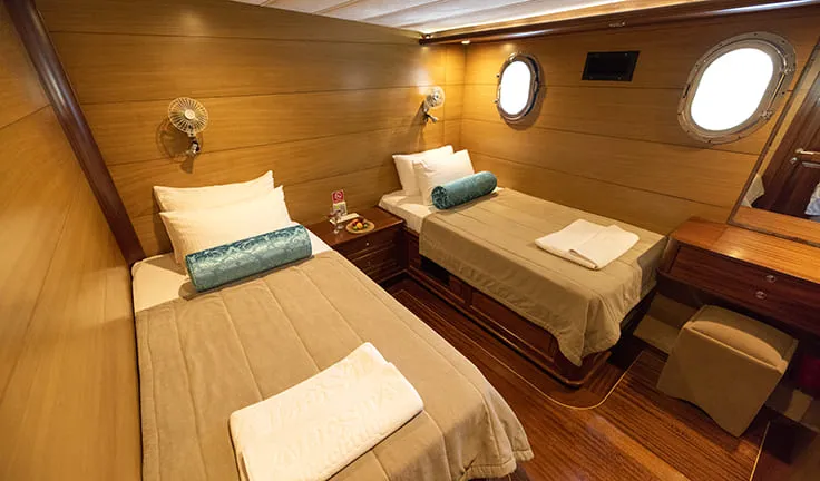 KAYHAN 4 Twin cabin