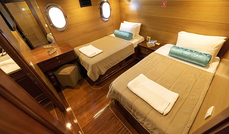 KAYHAN 4 Twin cabin