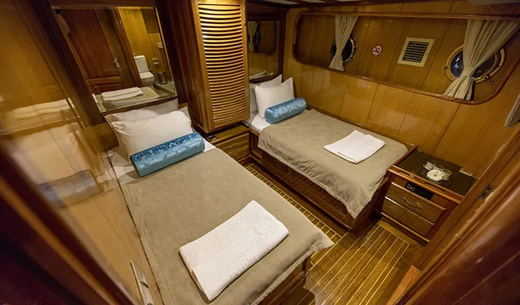 KAYHAN 5 Twin cabin