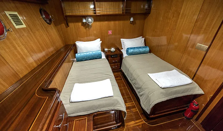 KAYHAN 8 Twin cabin