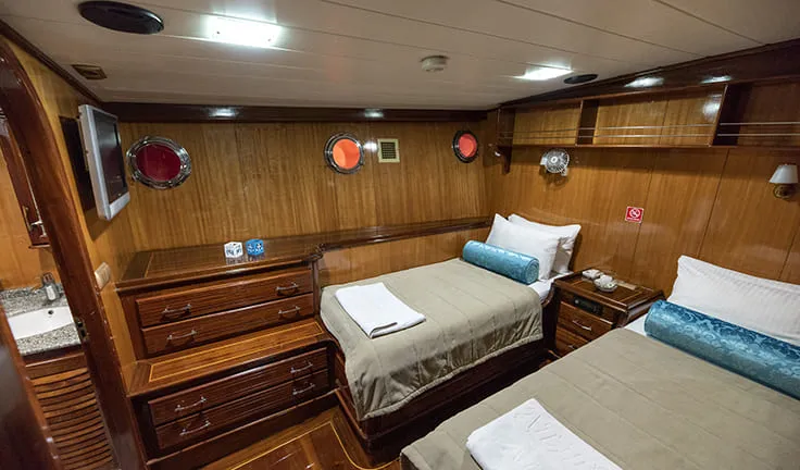 KAYHAN 8 Twin cabin